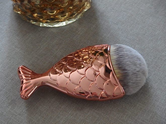 Zoe Ayla fish style brush